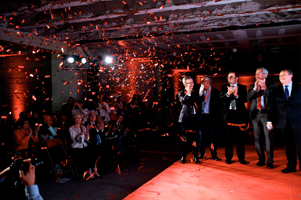 coupe du ruban virtuel, photo de l'inauguration du LAB'O